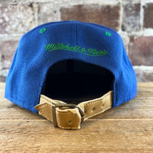 Seattle Seahawk Mitchell & Ness Vintage NFL Flat Bill Hat Cap Red & Blue - Picture 4 of 10